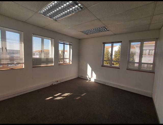 186M² OFFICE TO LET IN BRYANSTON